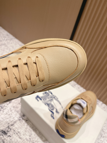 バーバリー「Burberry」バーバリー ボックス スニーカー / プレミアムレザースニーカー