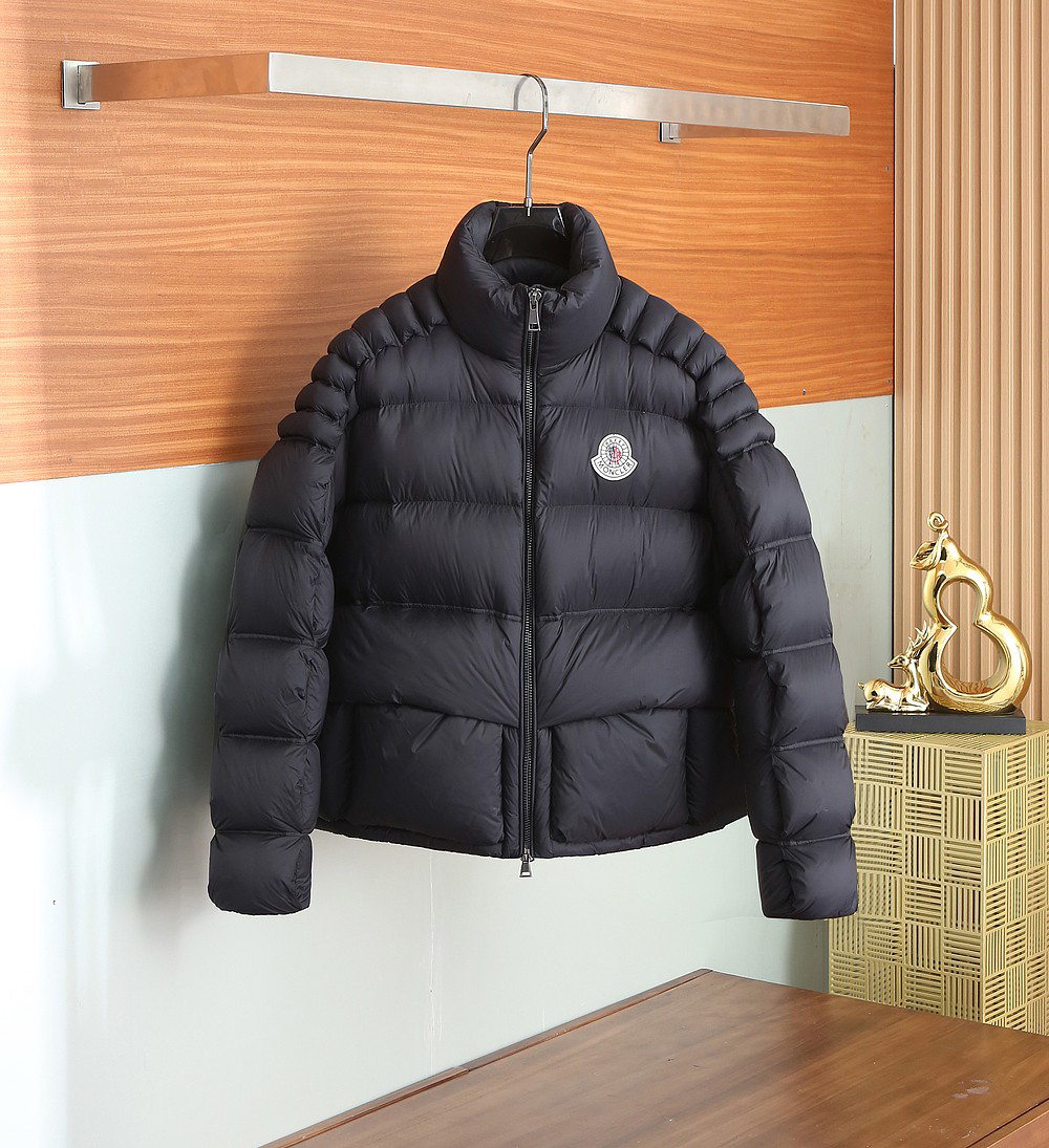 モンクレール「Moncler」秋冬 ダウンジャケット