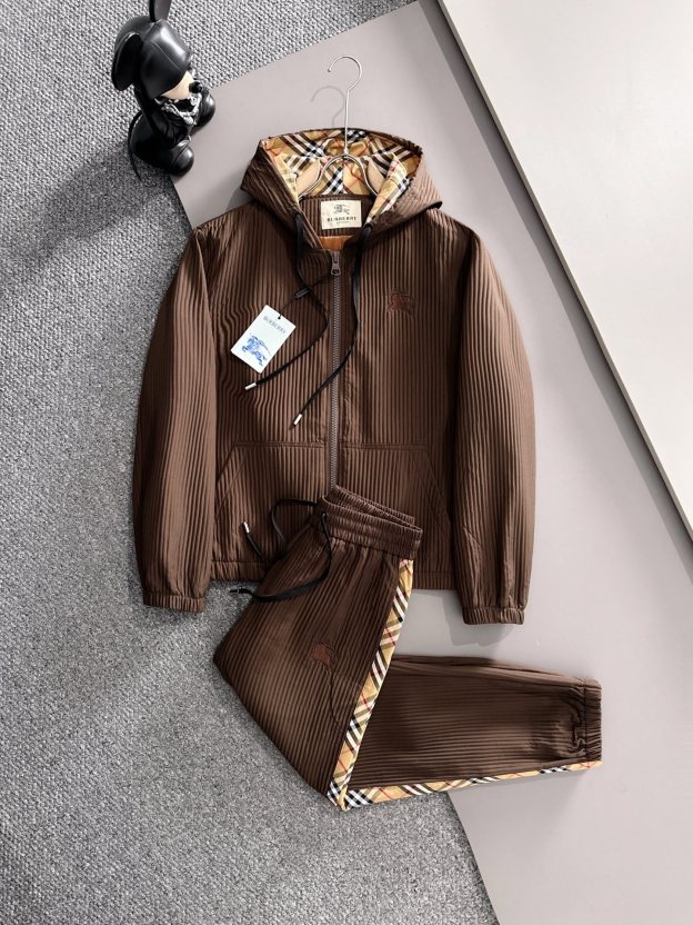 バーバリー「Burberry」秋冬 メンズカジュアルスポーツセット