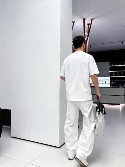 ルイ・ヴィトン「Louis Vuitton」ロゴプリントTシャツ / ショートスリーブ クルーネック