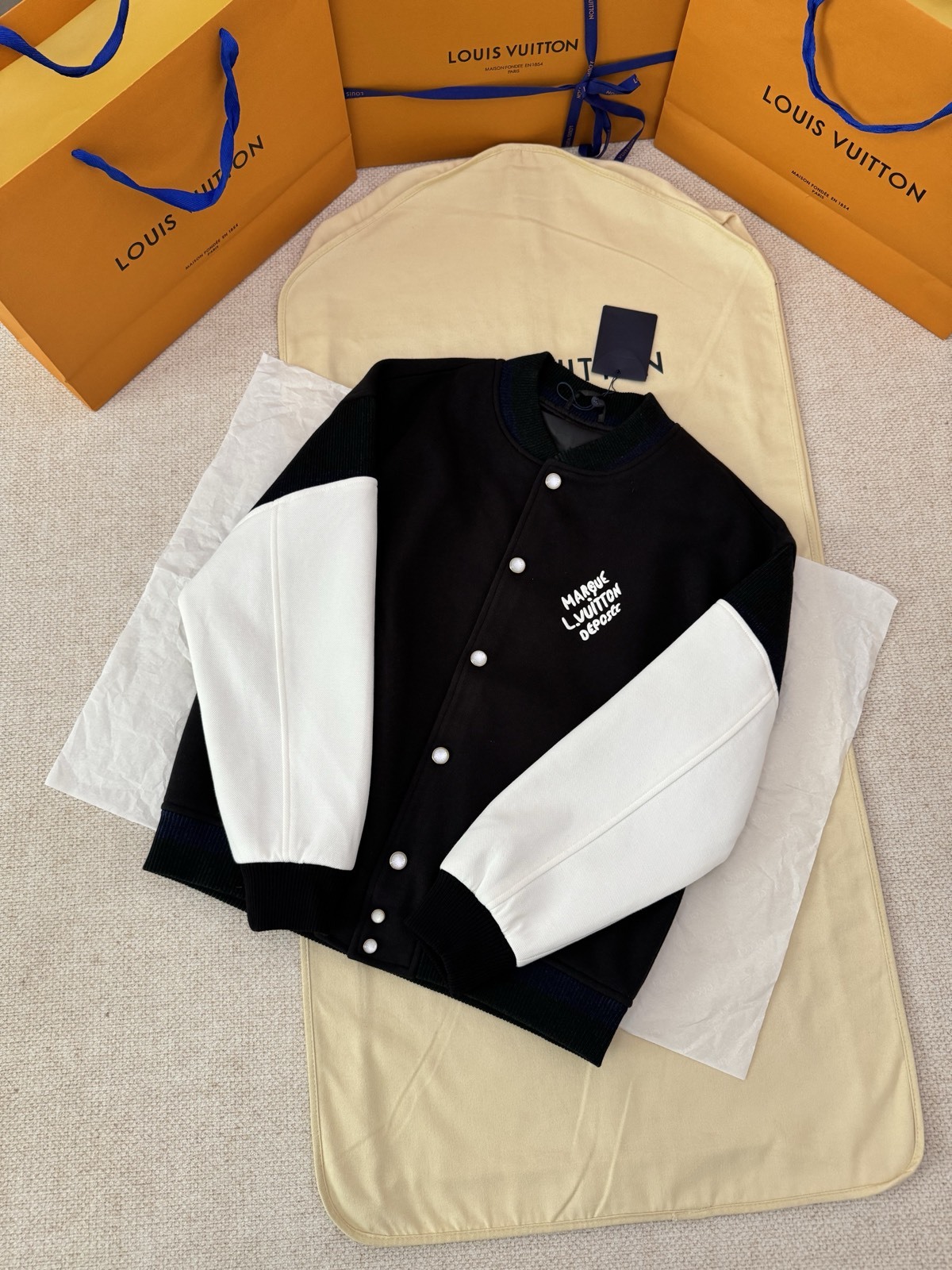 ルイ・ヴィトン「Louis Vuitton」モダンベースボールジャケット