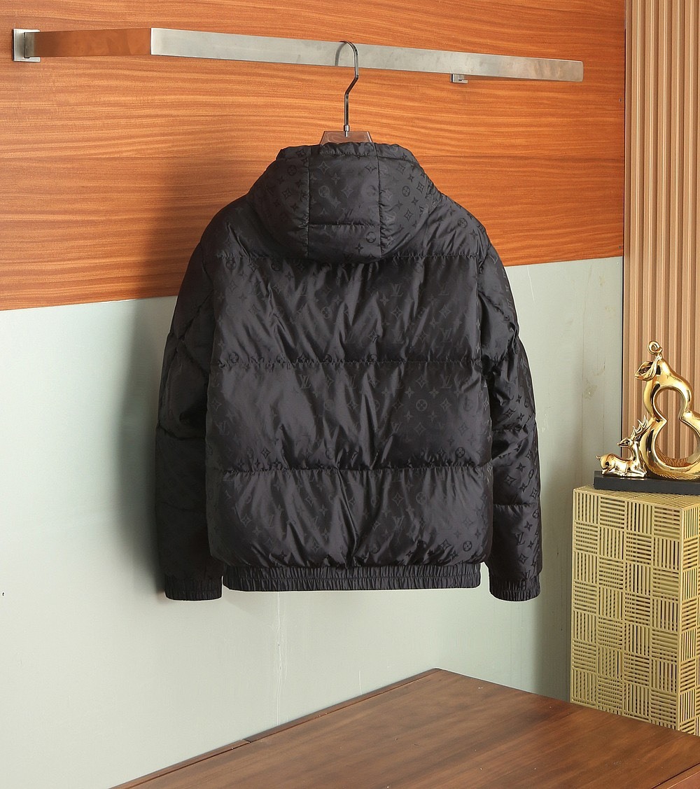 ルイ・ヴィトン「Louis Vuitton」秋冬コレクション ダウンジャケット