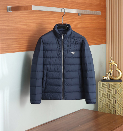 プラダ「Prada」秋冬ダウンジャケット