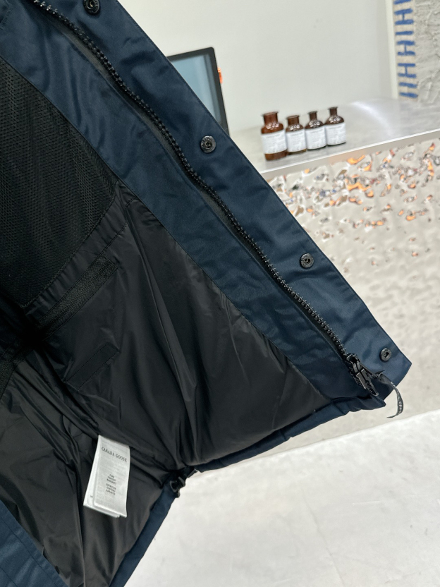 カナダグース「Canada Goose」秋冬フード付きダウンコート