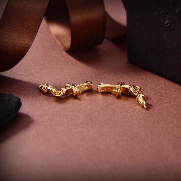 クロムハーツ「Chrome Hearts」クロムハーツ 3Dクロススタッドピアス S925 ピアス