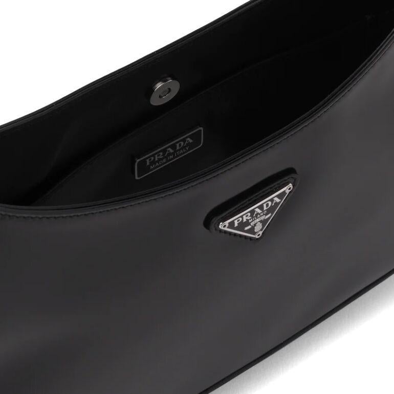 プラダ「Prada」クレオ ブラッシュドレザー ショルダーバッグ ブラック