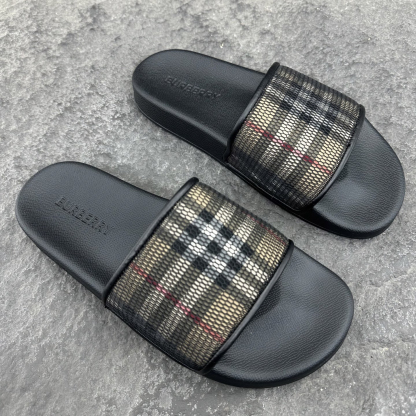 バーバリー「Burberry」バーバリー ビンテージ チェック スライドサンダル / ビーチサンダル
