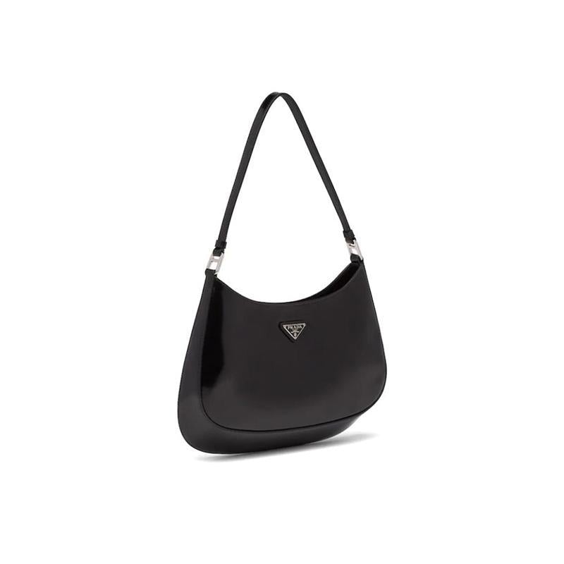 プラダ「Prada」クレオ ブラッシュドレザー ショルダーバッグ ブラック