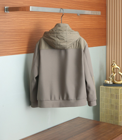 プラダ「Prada」秋冬 フード付きアウター