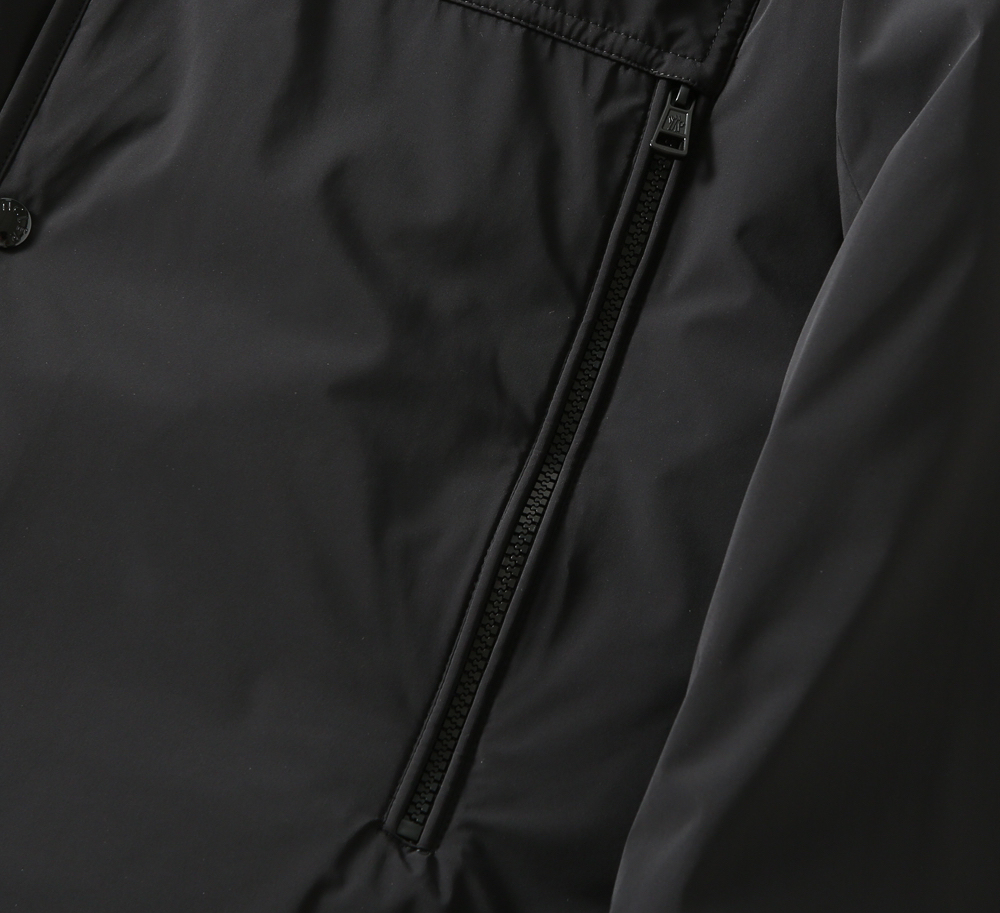 モンクレール「Moncler」秋冬 ダウンジャケット