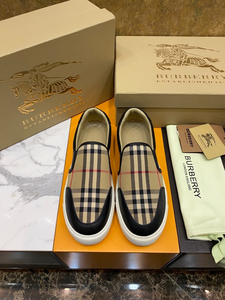 バーバリー「Burberry」バーバリー テラス スニーカー / レザースニーカー