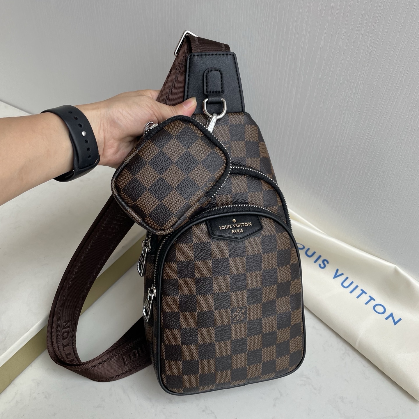 2026 LOUIS VUITTON メンズ チェストバッグ