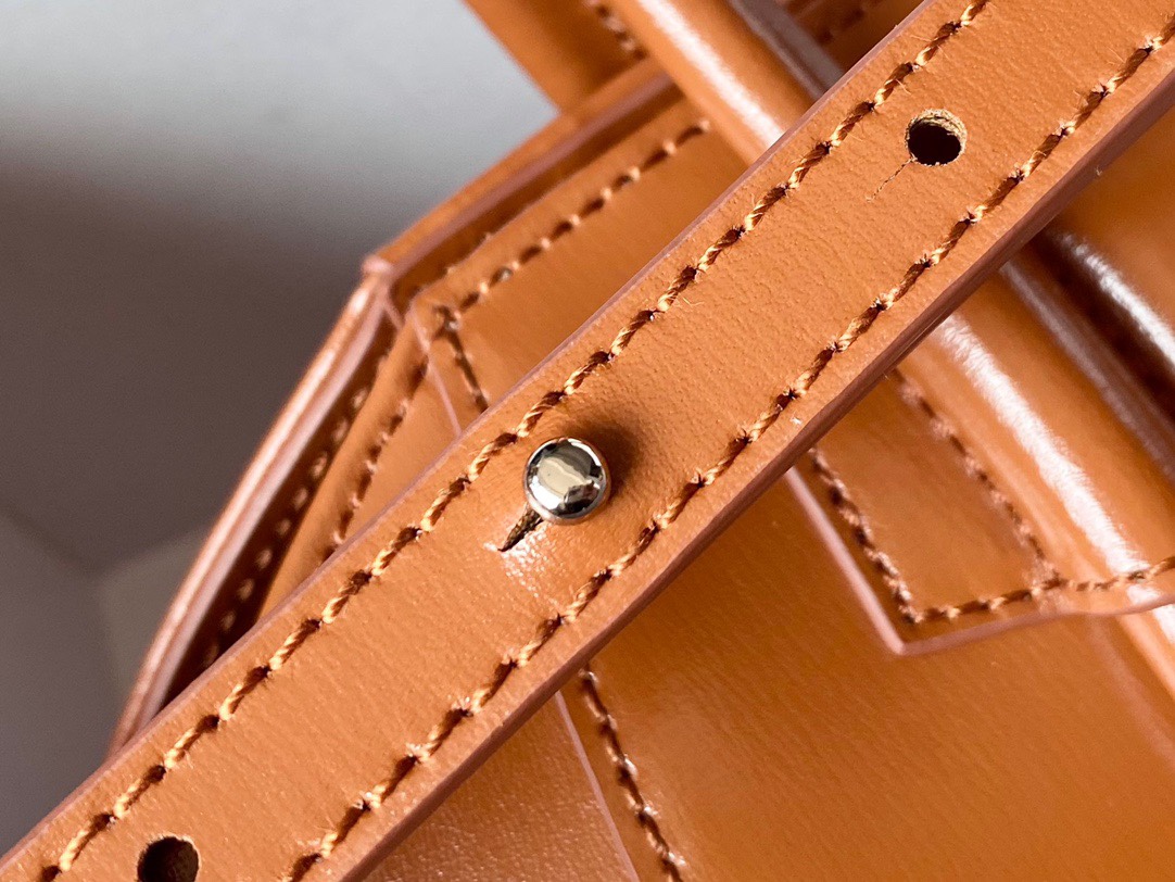 ジバンシィ「Givenchy」スモール アンティゴナ ボックスレザー バッグ