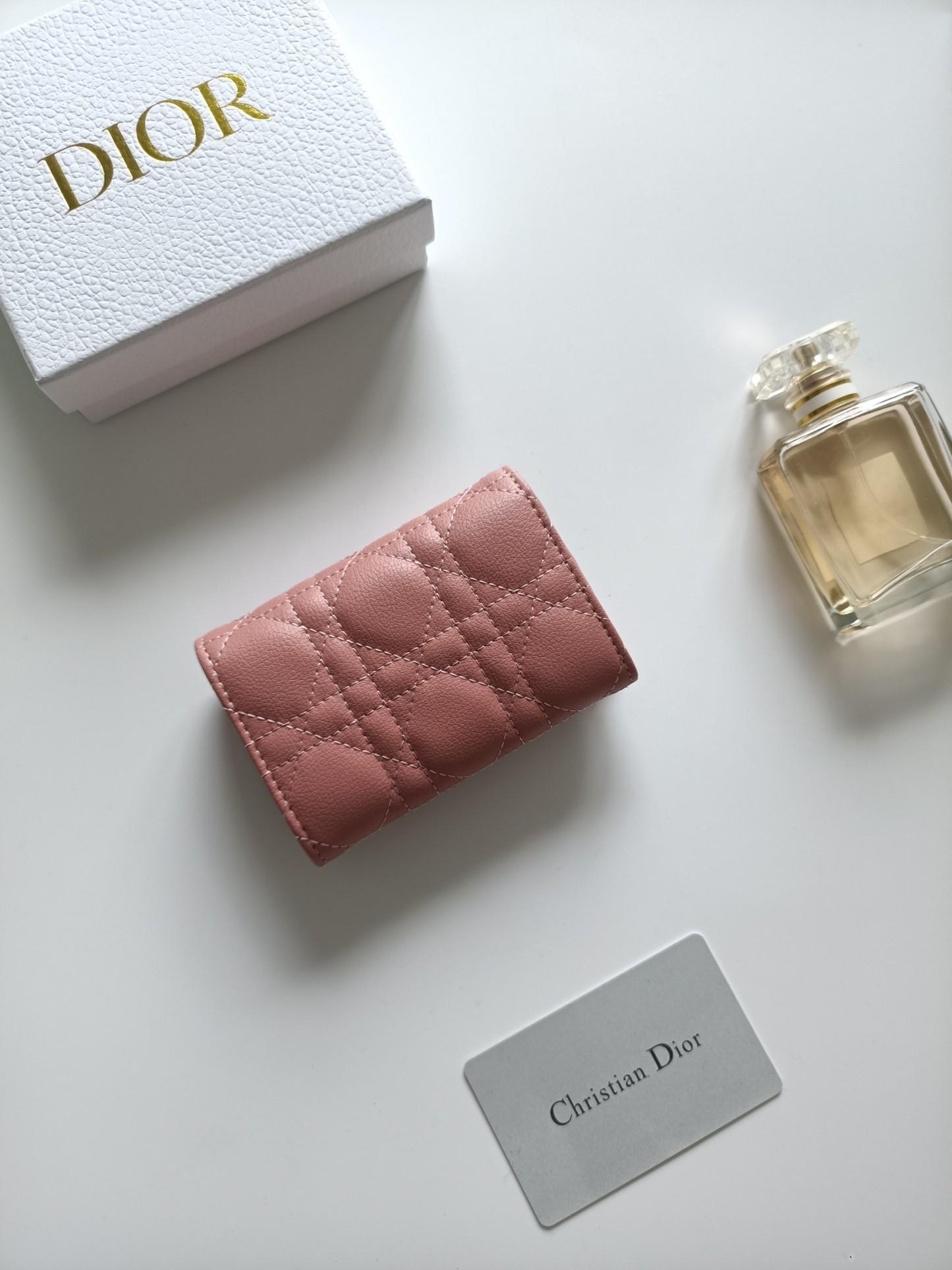 ディオール「Dior」ディオール 30 モンテーニュ グリシン ウォレット / コンパクトウォレット