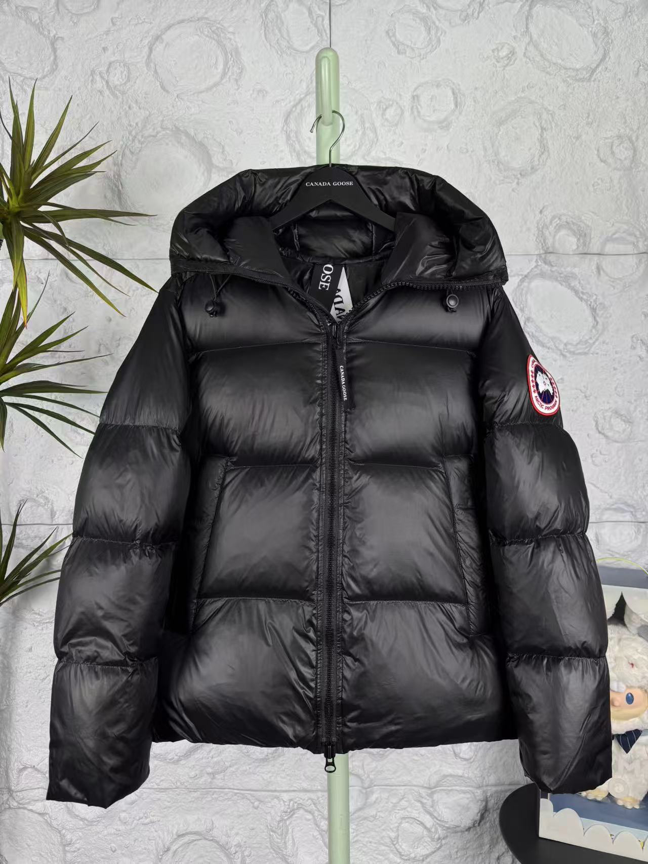 カナダグース「Canada Goose」秋冬フード付きダウンジャケット