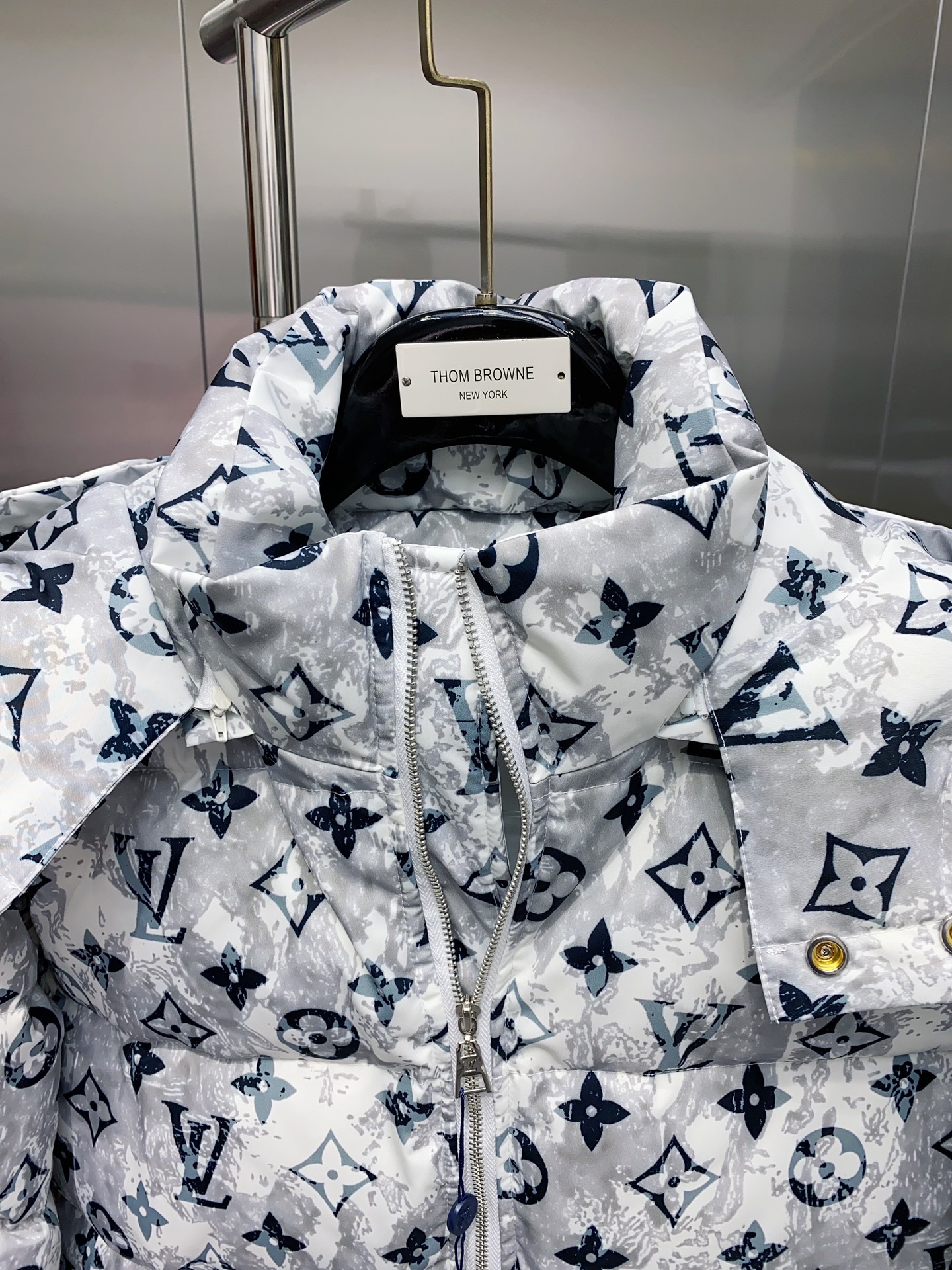 ルイ・ヴィトン「Louis Vuitton」秋冬フード付きダウンジャケット