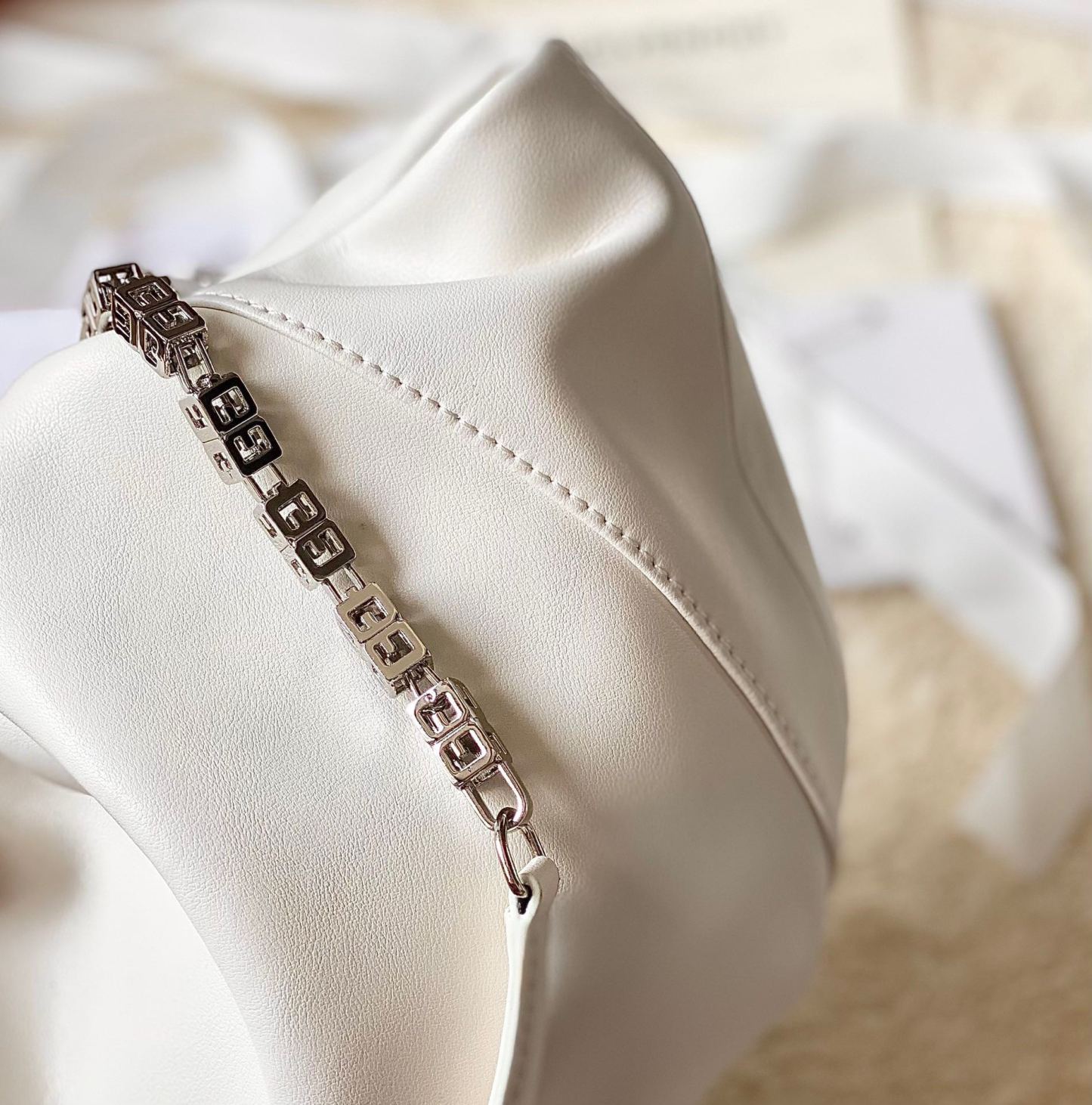 ジバンシィ「Givenchy」ミニケニー ハンドバッグ