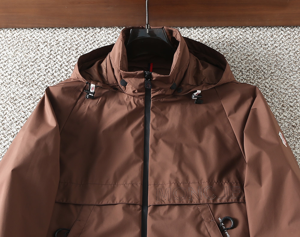 モンクレール「Moncler」秋のフード付きジャケット