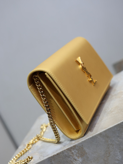 2026サンローラン「SAINT LAURENT CASSANDRE チェーンウォレット（WOC）