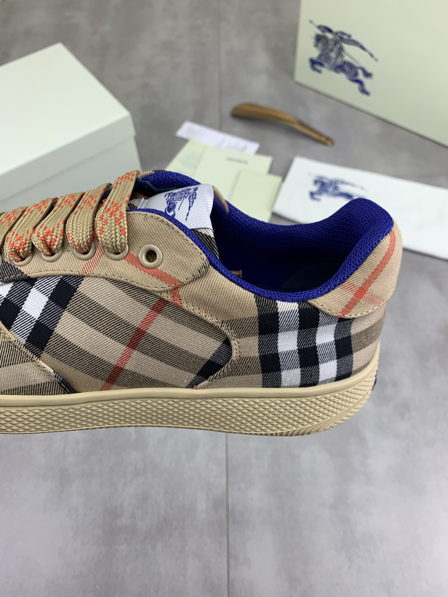 バーバリー「Burberry」バーバリー テラス スニーカー / レザースニーカー