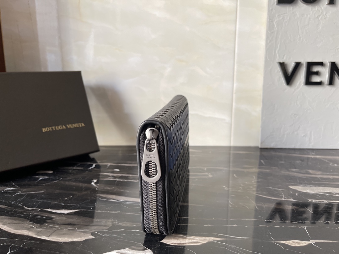 ボッテガ・ヴェネタ「Bottega Veneta」イントレチャート ザッパー ウォレット