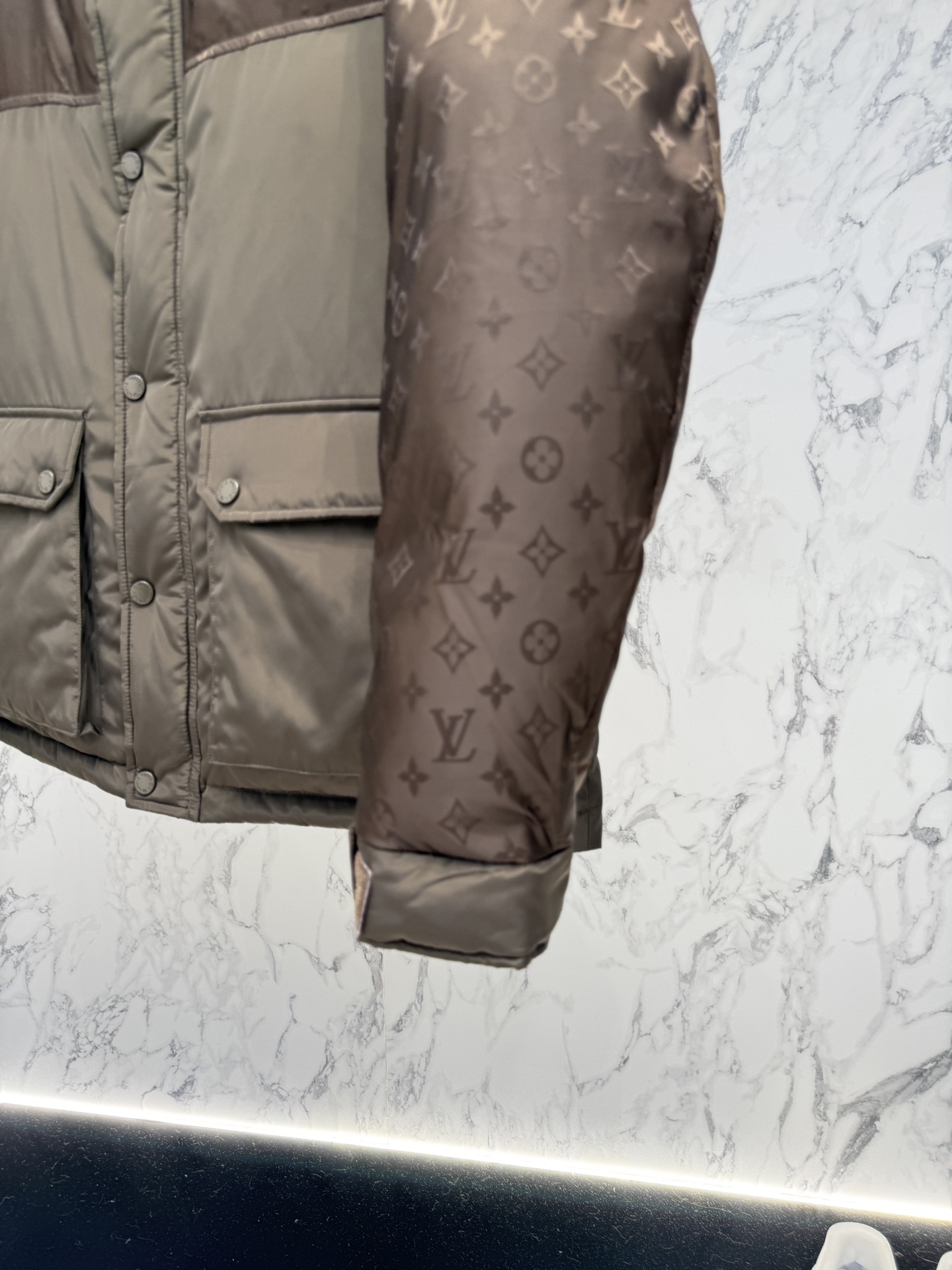 ルイ・ヴィトン「Louis Vuitton」Down Blouson ダウンジャケット