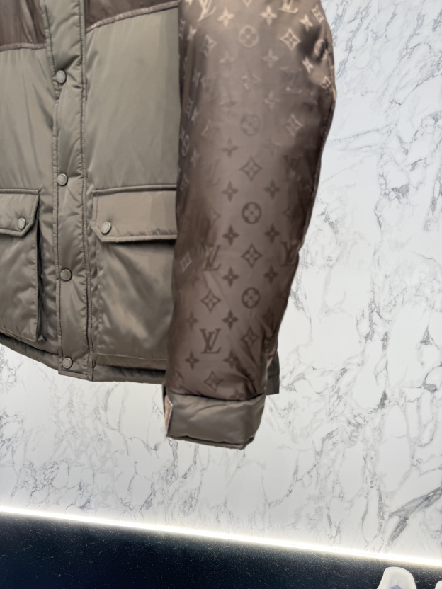 ルイ・ヴィトン「Louis Vuitton」Down Blouson ダウンジャケット