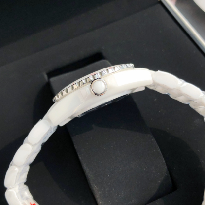 シャネル「Chanel」J12 キャリバー 33MM