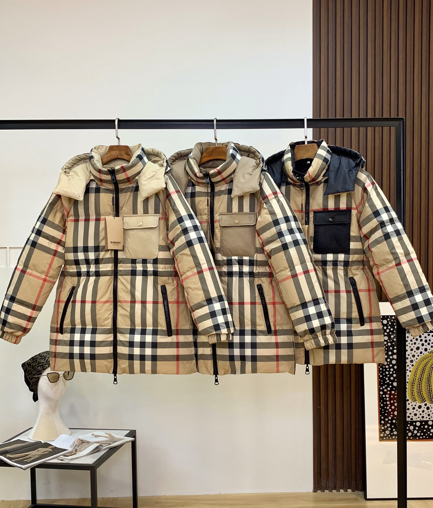 バーバリー「Burberry」秋冬フード付きダウンジャケット