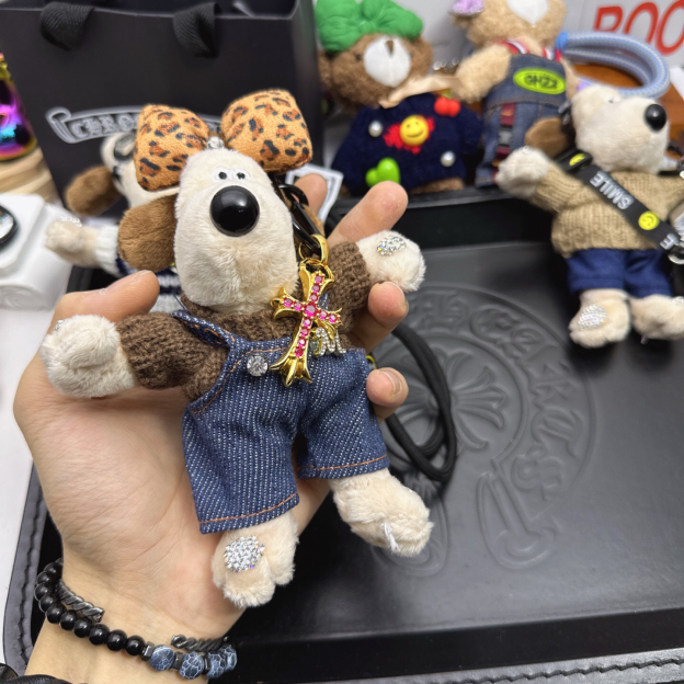 クロムハーツ「Chrome Hearts」バッグチャーム - すべてのトレンドバッグに合わせて、クールでキュートなスタイルを