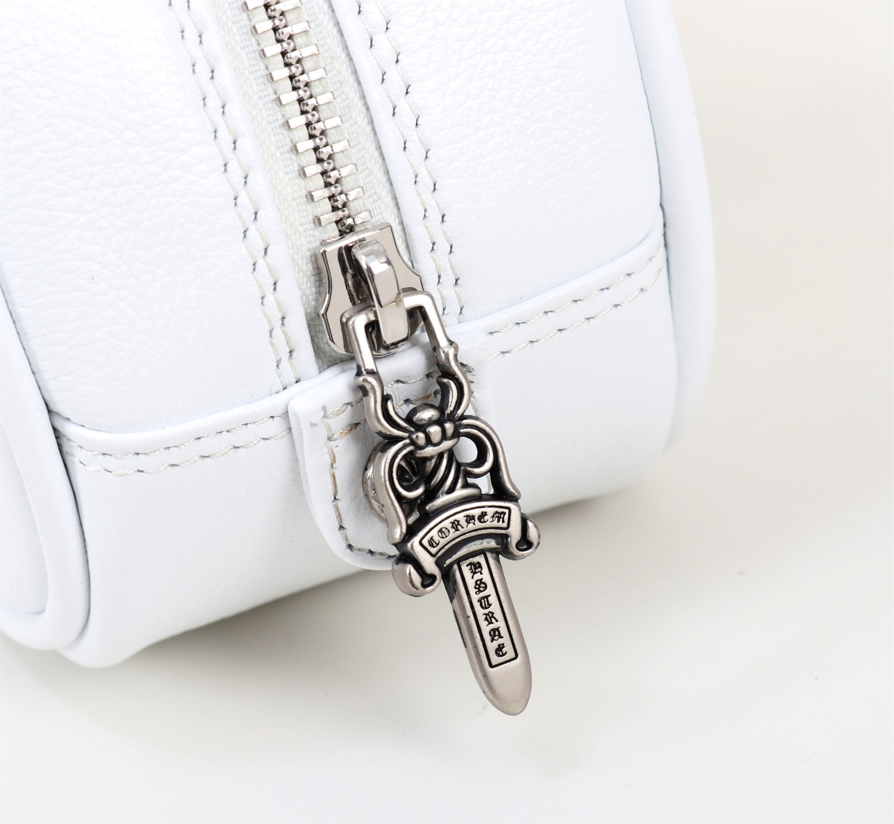 クロムハーツ「Chrome Hearts」ミニハンドバッグ
