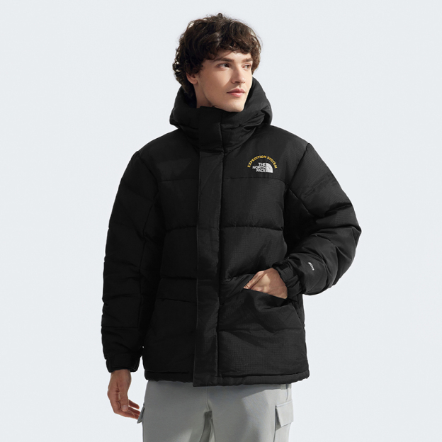 The North Face 2024 年モデルの新商品、クラシックなアイコンシリーズの男性用 HMLYN ヒマラヤ産ガチョウの羽毛で保温効果のあるダウンジャケットです