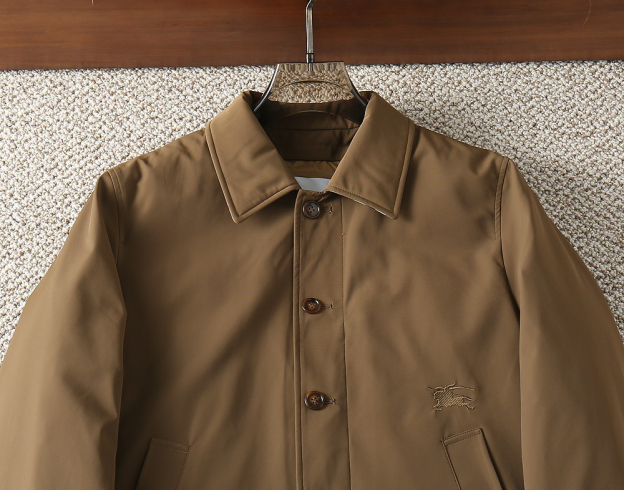 バーバリー「Burberry」秋冬 クイルティッドダウンジャケット