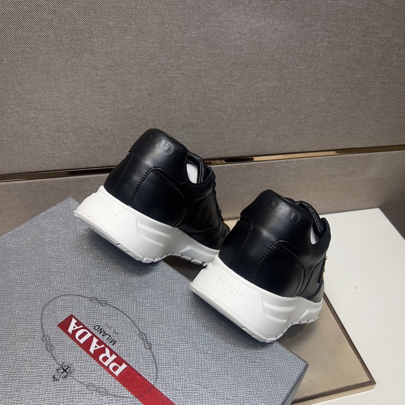 プラダ「Prada」プラダ プレミアムスニーカー (2026年春夏モデル) / レザースニーカー