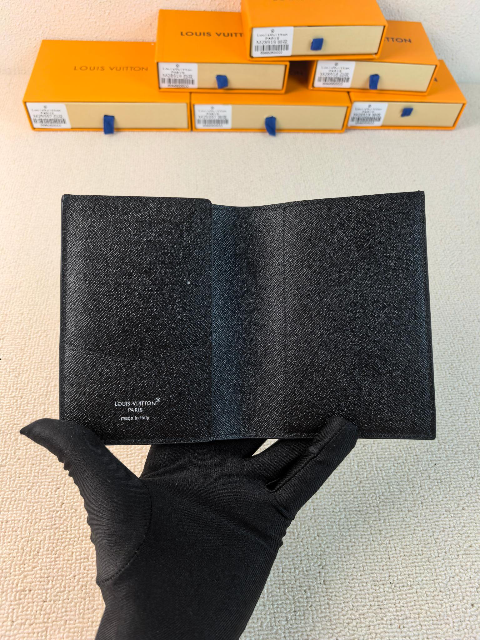 ルイ・ヴィトン「Louis Vuitton」2026ルイ・ヴィトン モノグラム エデン パスポートカバー  / パスポートケース