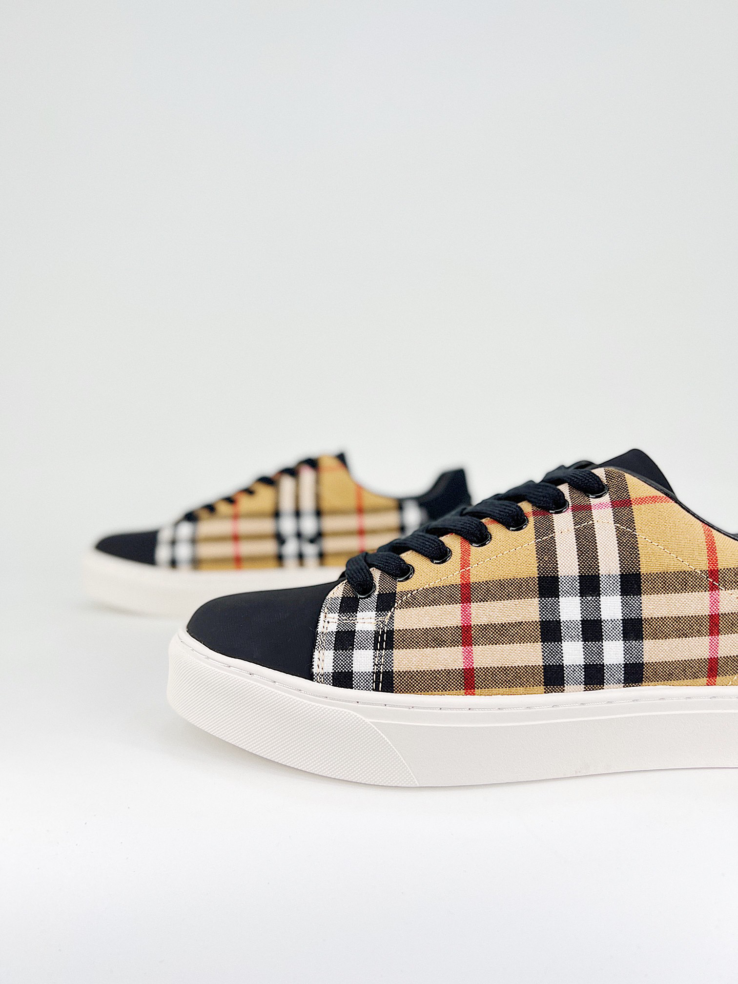バーバリー「Burberry」バーバリー テラス スニーカー / レザースニーカー