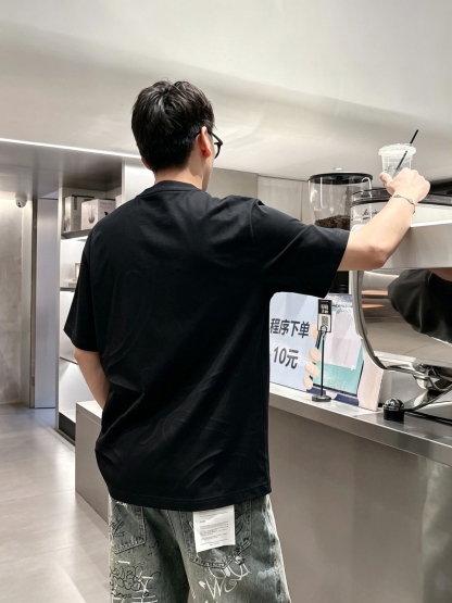 バーバリー「Burberry」ロゴプリントTシャツ / ショートスリーブ クルーネック