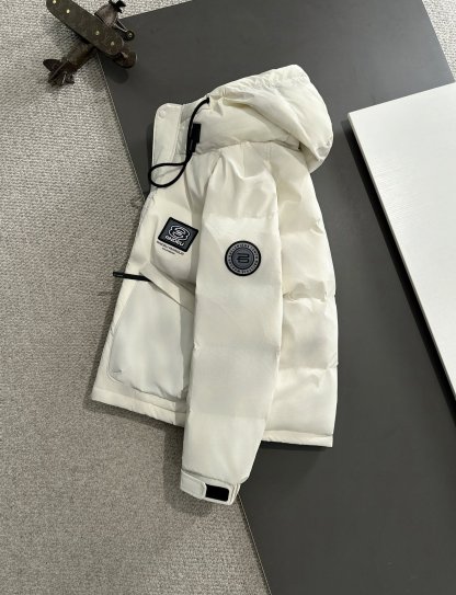 バレンシアガ「Balenciaga」‌秋冬フード付きダウンジャケット