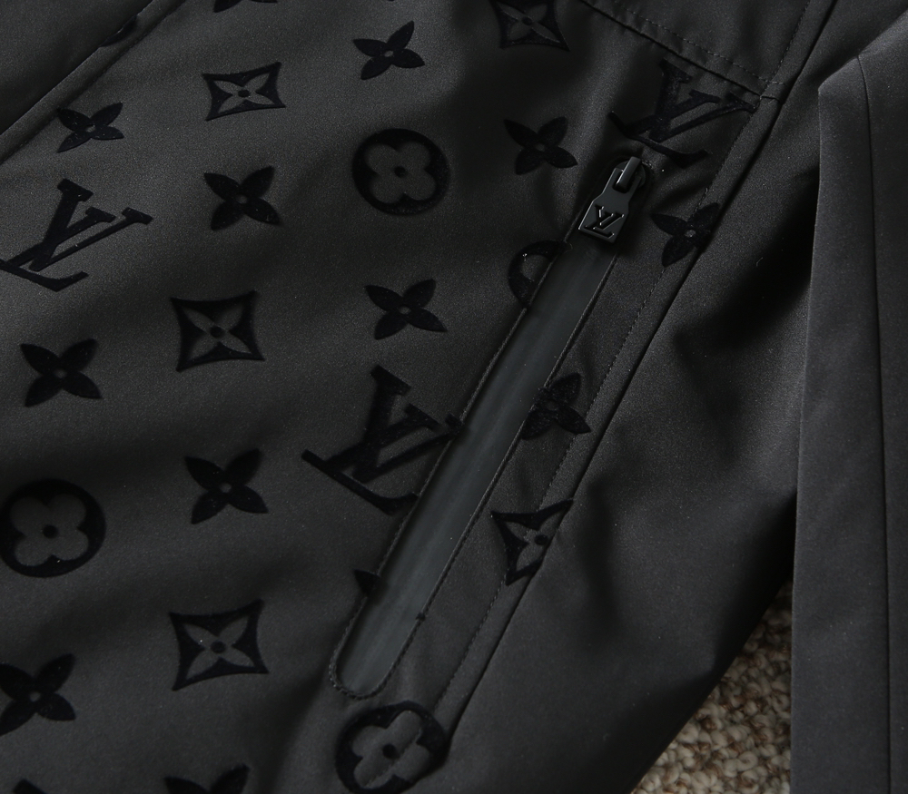 ルイ・ヴィトン「Louis Vuitton」秋冬コレクション クイルテッド ジャケット