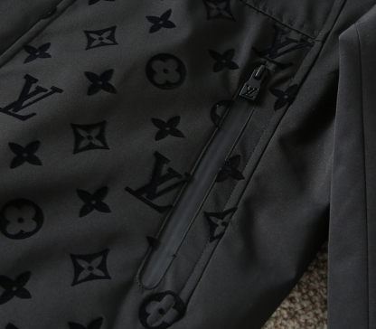 ルイ・ヴィトン「Louis Vuitton」秋冬コレクション クイルテッド ジャケット