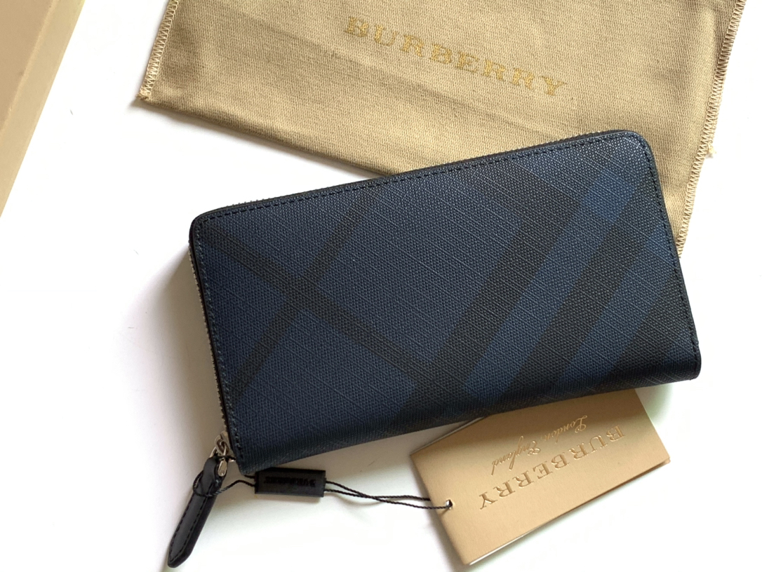 バーバリー「Burberry」ロンドン チェーン ジップ ウォレット