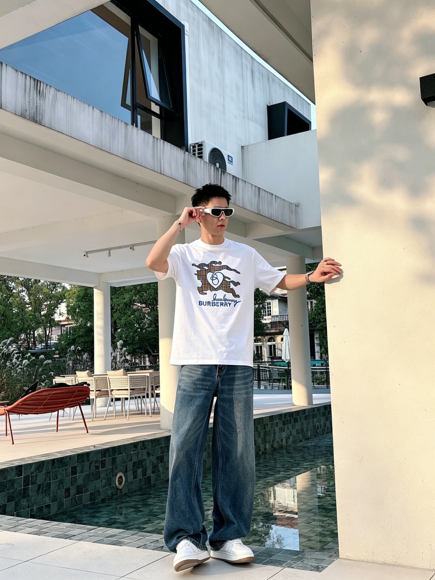 バーバリー「Burberry」ロゴプリントTシャツ / ショートスリーブ クルーネック