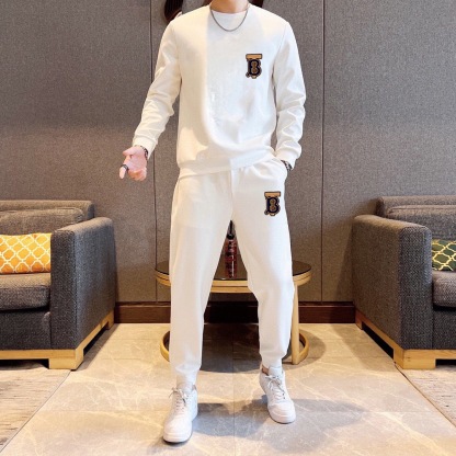 バーバリー「Burberry」2025年新作 スウェットセット - 上品な日常へ