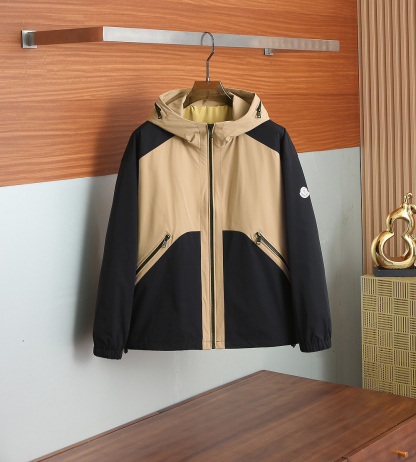 モンクレール「Moncler」秋のフード付きジャケット
