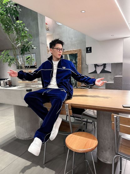 プラダ「Prada」秋冬 メンズ  カジュアルスポーツセット