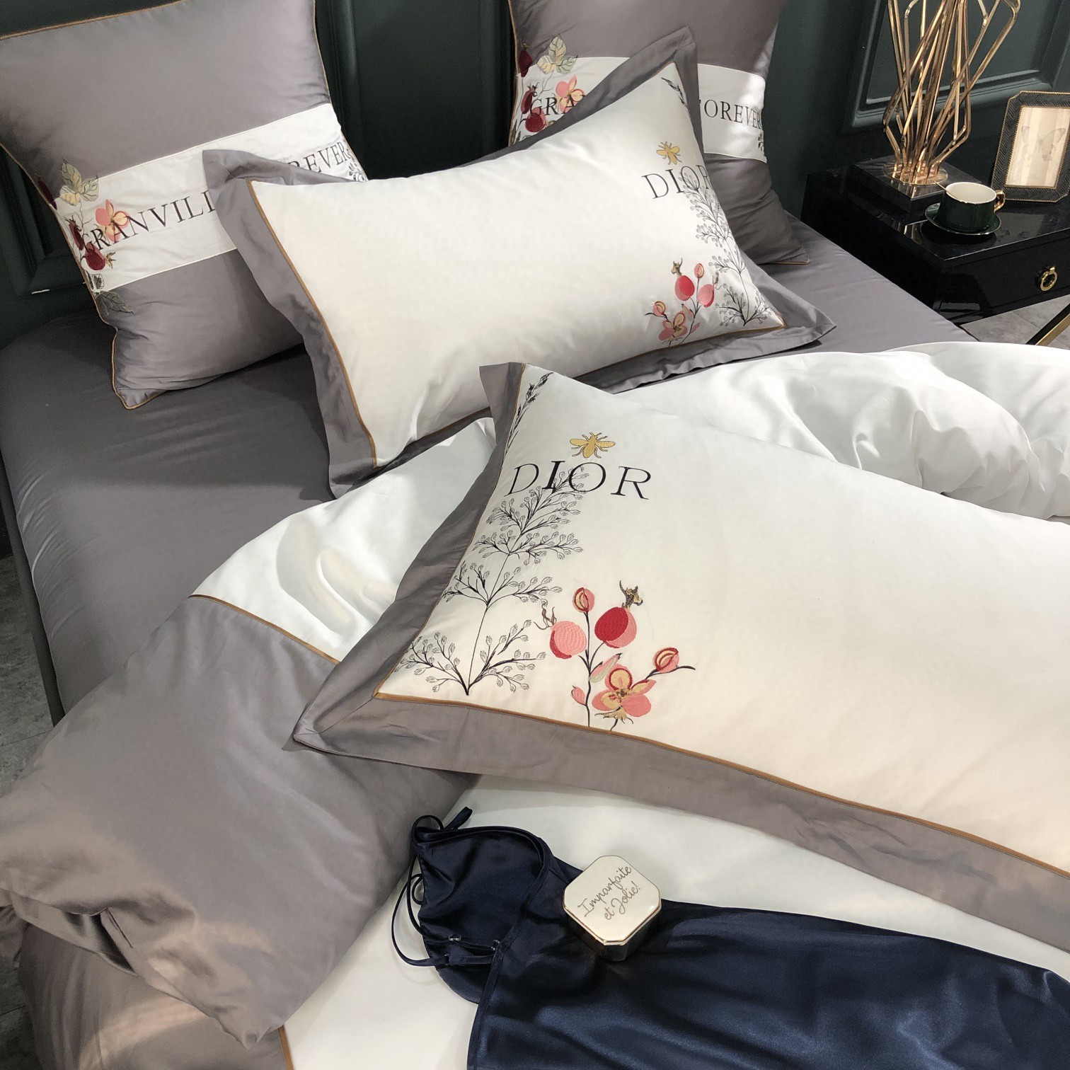 ディオール「Dior」プレミアムコットン ゴールド＆シルバー刺繍 4点セット