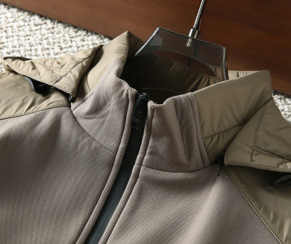 プラダ「Prada」秋冬 フード付きアウター