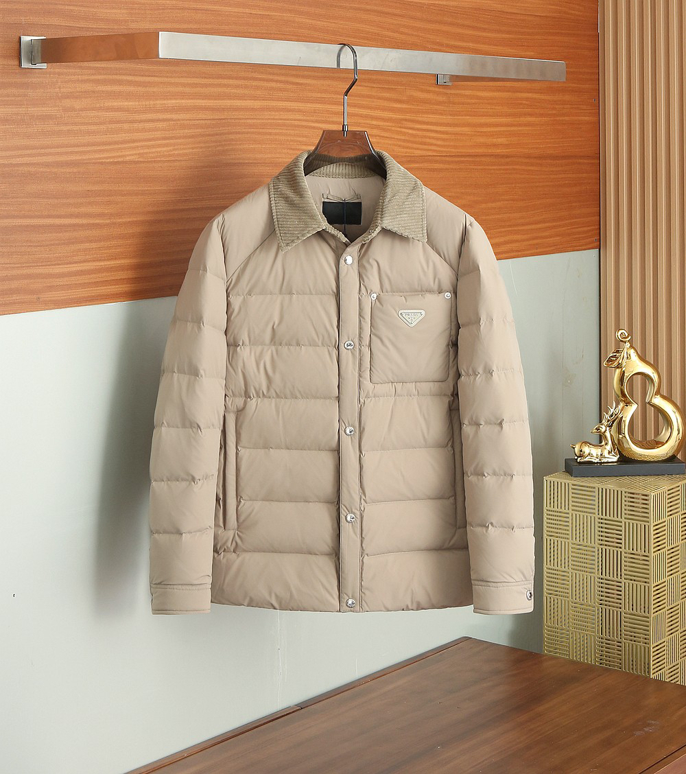 プラダ「Prada」秋冬ダウンジャケット