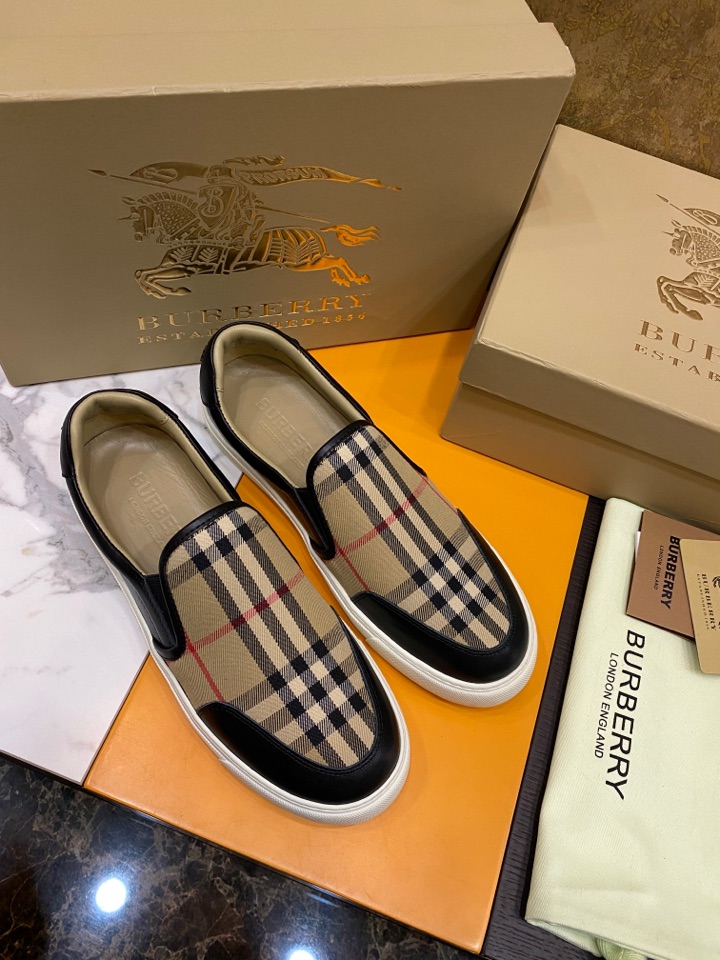 バーバリー「Burberry」バーバリー テラス スニーカー / レザースニーカー