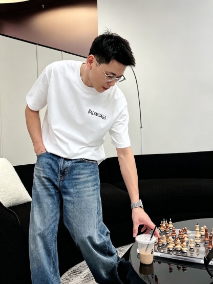バレンシアガ「Balenciaga」ロゴプリントTシャツ / ショートスリーブ クルーネック